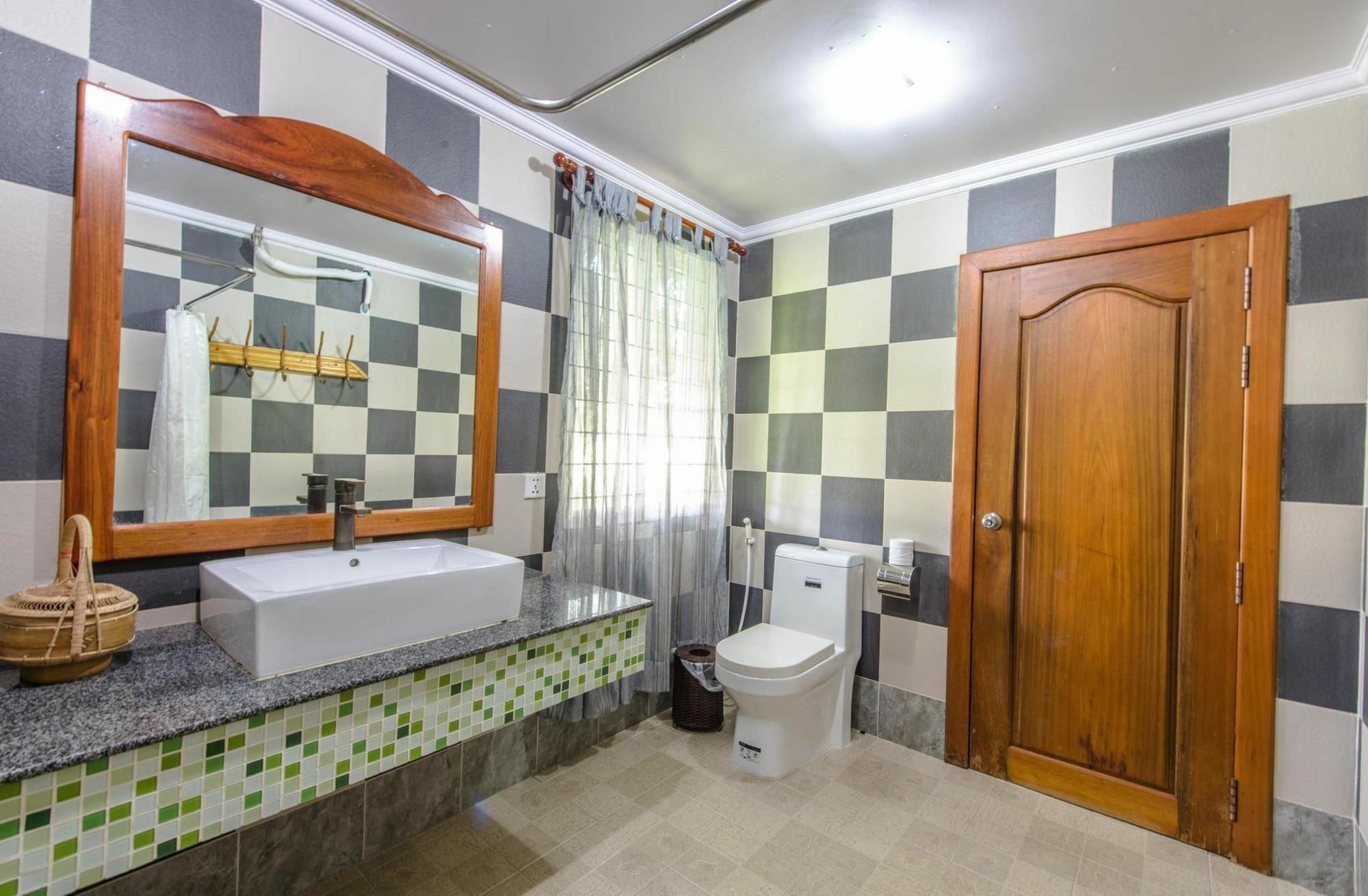 Delux Villa Battambang Ngoại thất bức ảnh